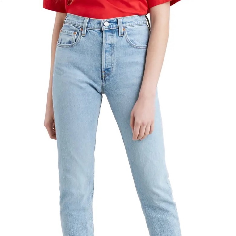 Levis 501 skinny light wash jeans